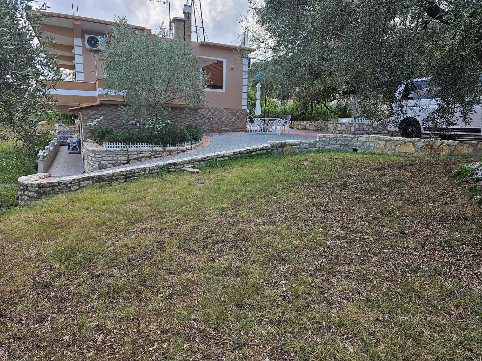Guesthouse Iljaz Berat Kültér fotó