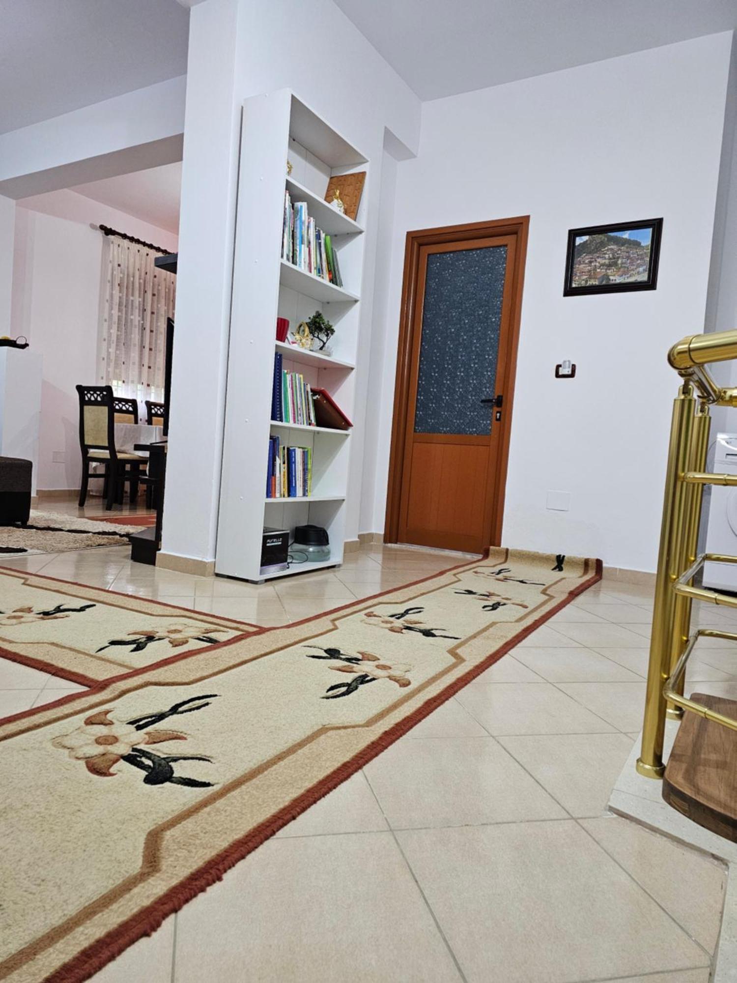 Guesthouse Iljaz Berat Kültér fotó