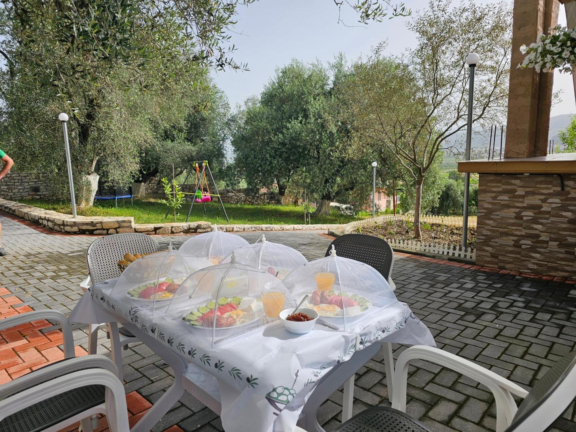 Guesthouse Iljaz Berat Kültér fotó