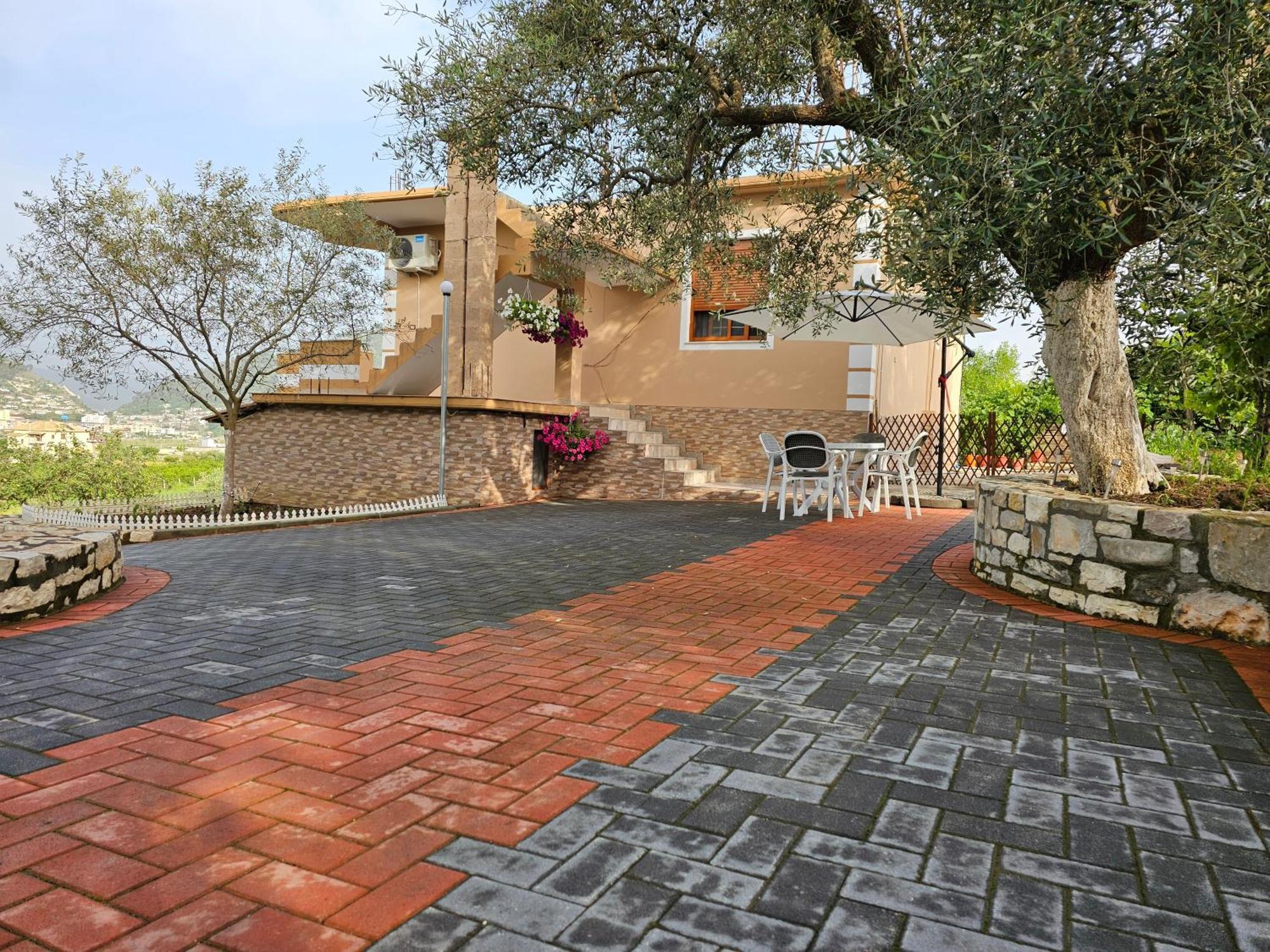 Guesthouse Iljaz Berat Kültér fotó
