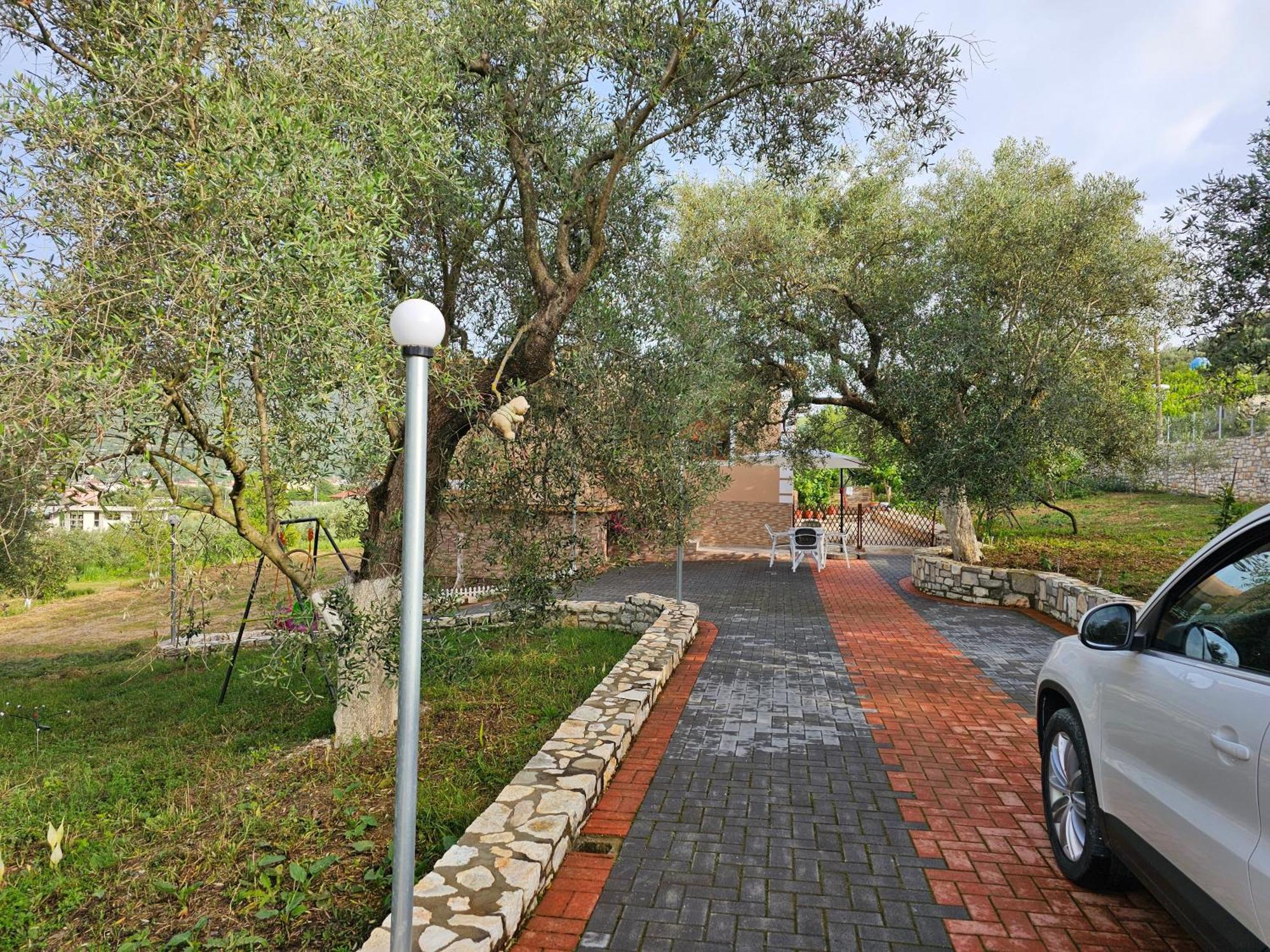 Guesthouse Iljaz Berat Kültér fotó