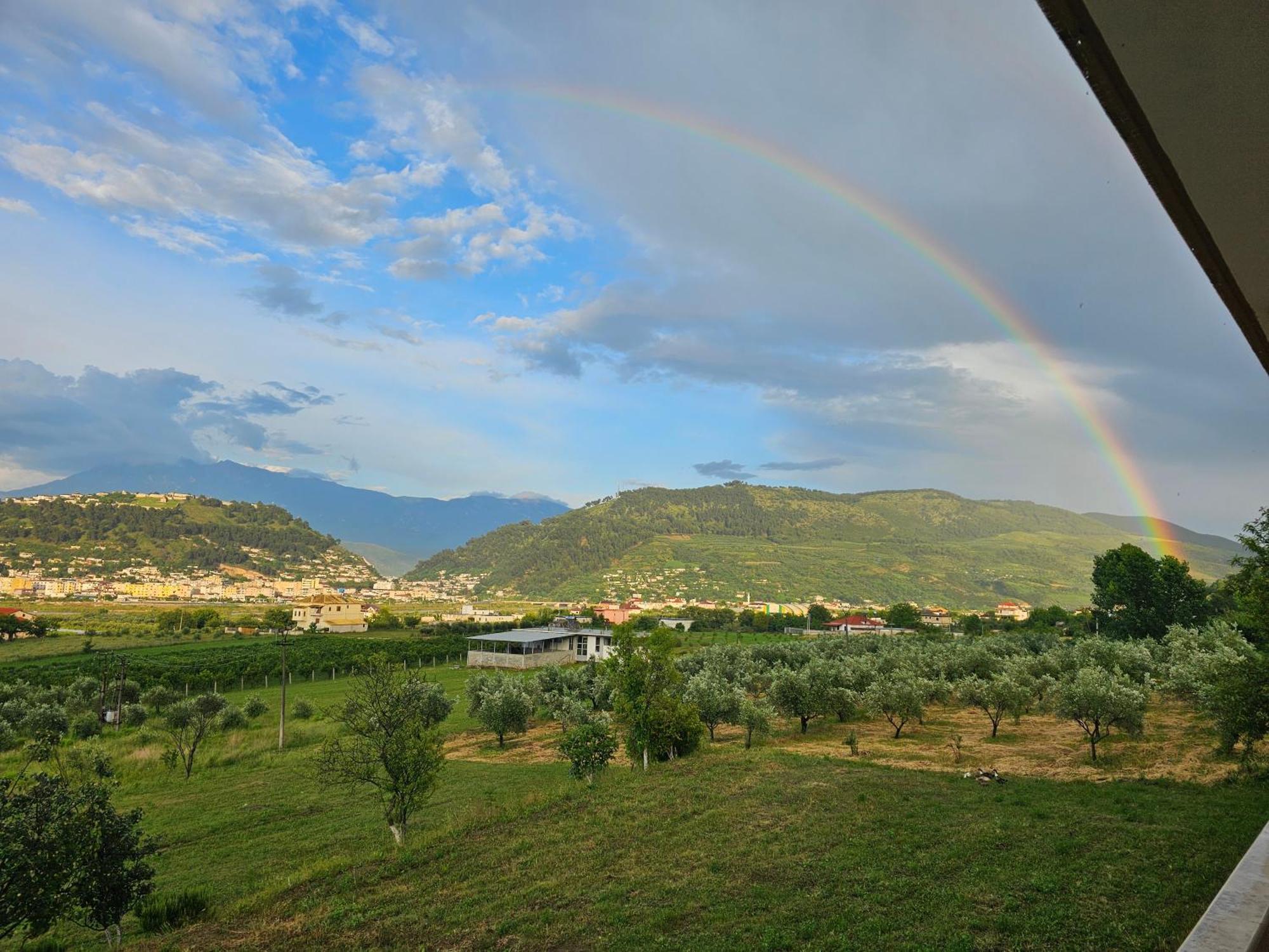 Guesthouse Iljaz Berat Kültér fotó